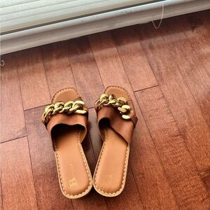 Chic Tan Slide Sandals with Gold Chain